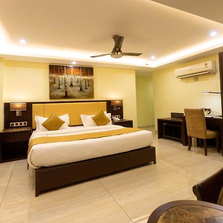Hotel Godwin - Colaba Mumbai Bagian luar foto