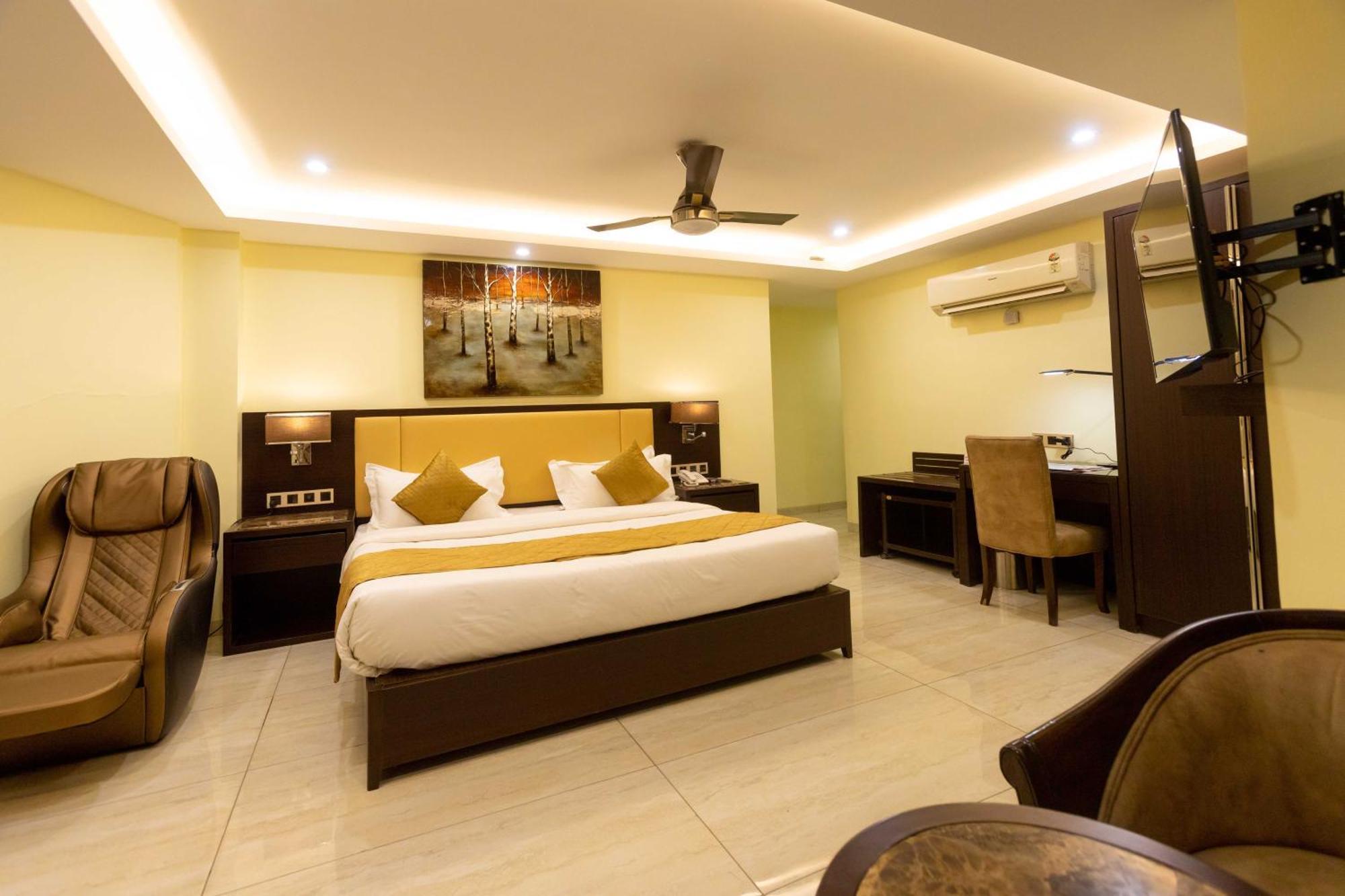 Hotel Godwin - Colaba Mumbai Bagian luar foto