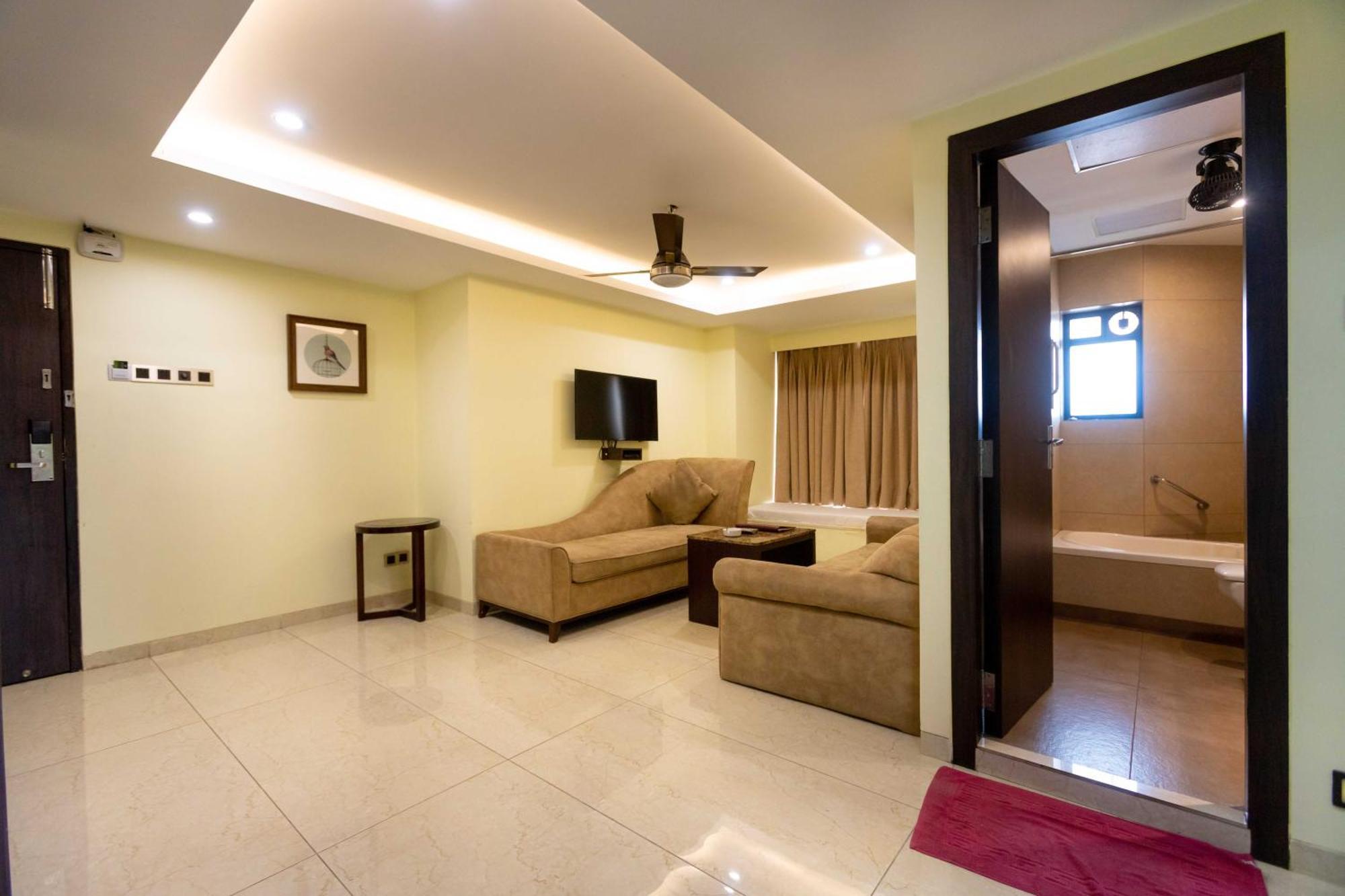 Hotel Godwin - Colaba Mumbai Bagian luar foto
