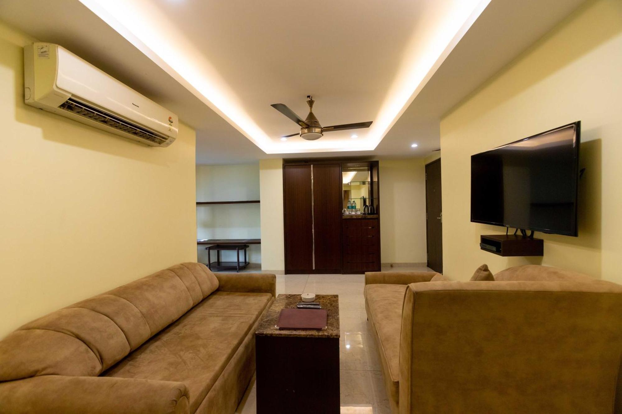 Hotel Godwin - Colaba Mumbai Bagian luar foto