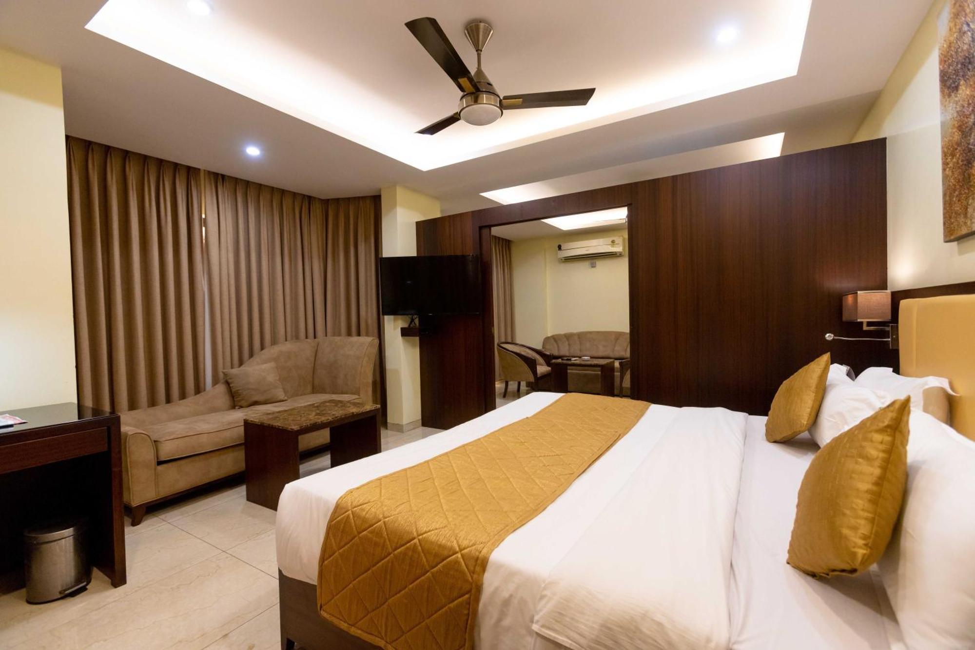 Hotel Godwin - Colaba Mumbai Bagian luar foto