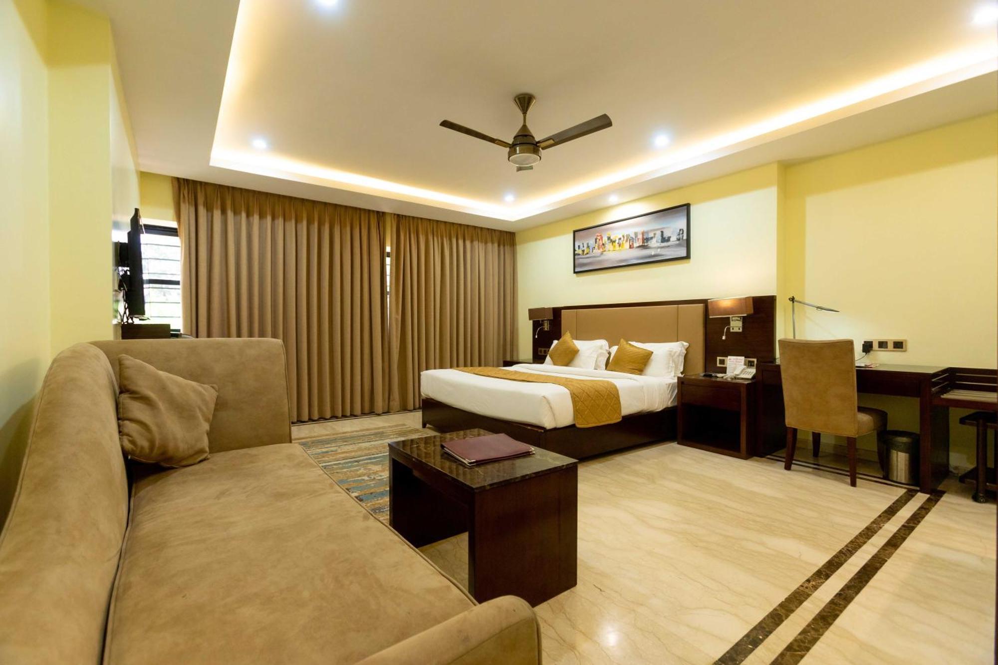 Hotel Godwin - Colaba Mumbai Bagian luar foto
