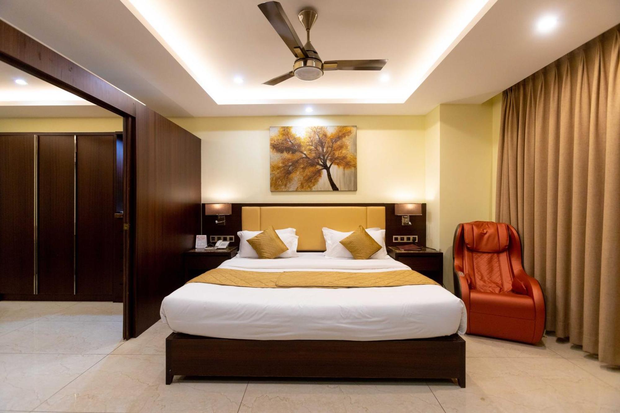 Hotel Godwin - Colaba Mumbai Bagian luar foto