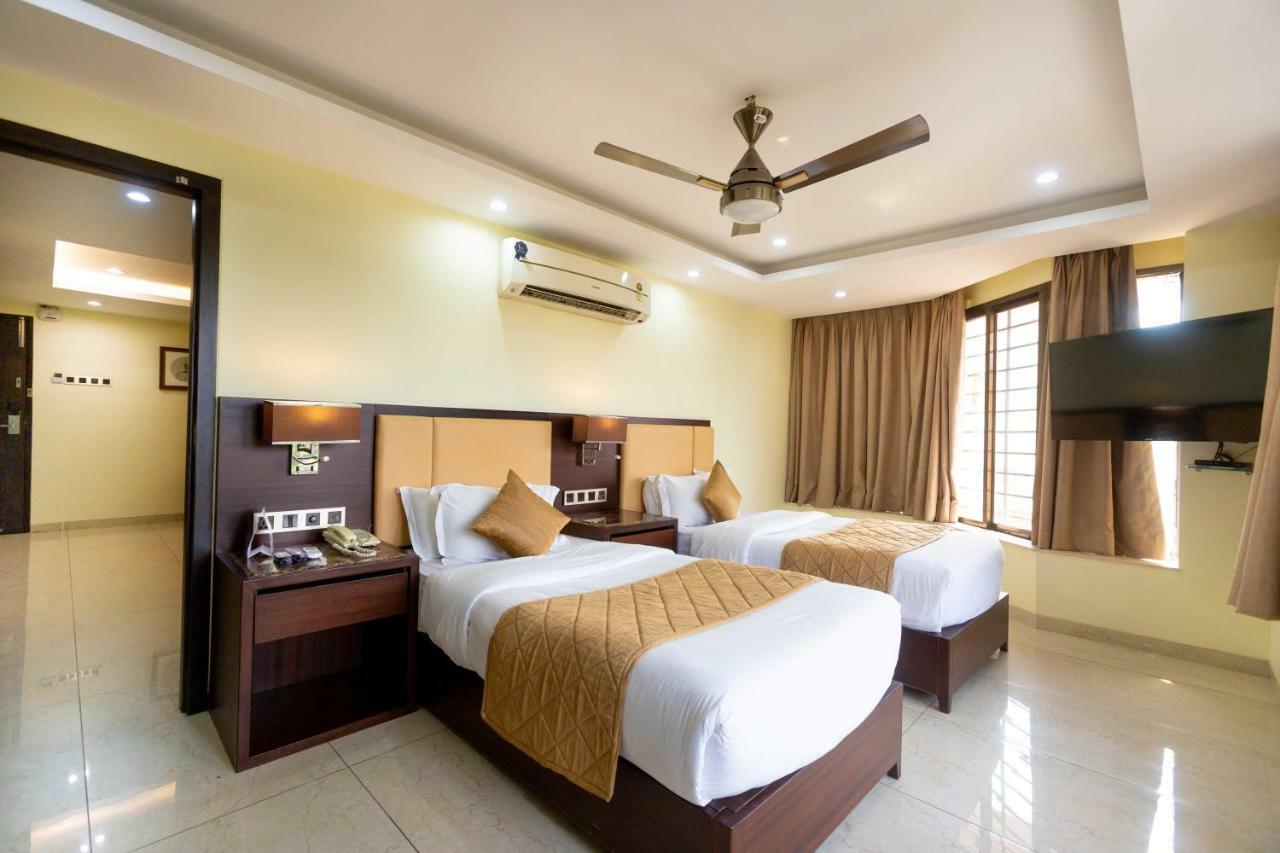 Hotel Godwin - Colaba Mumbai Bagian luar foto
