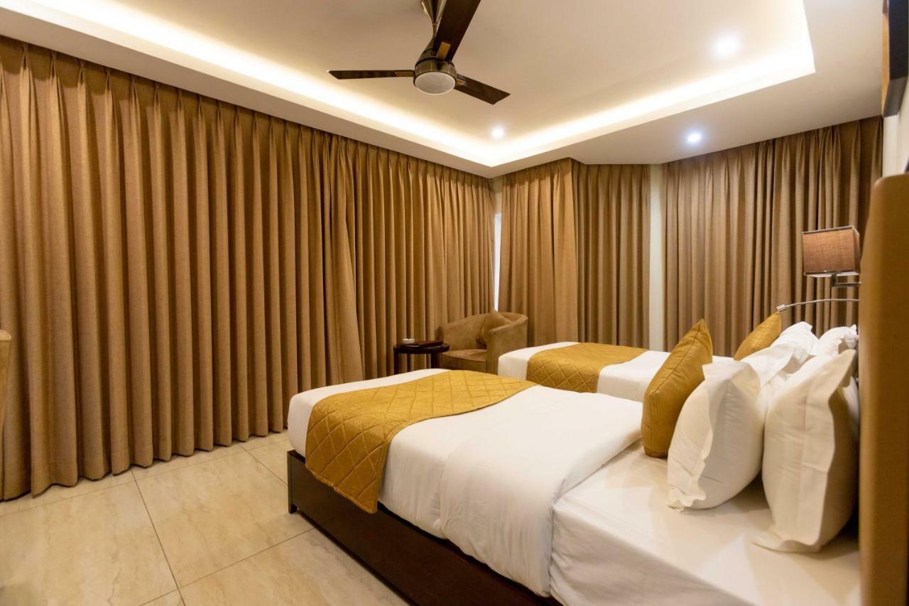Hotel Godwin - Colaba Mumbai Bagian luar foto