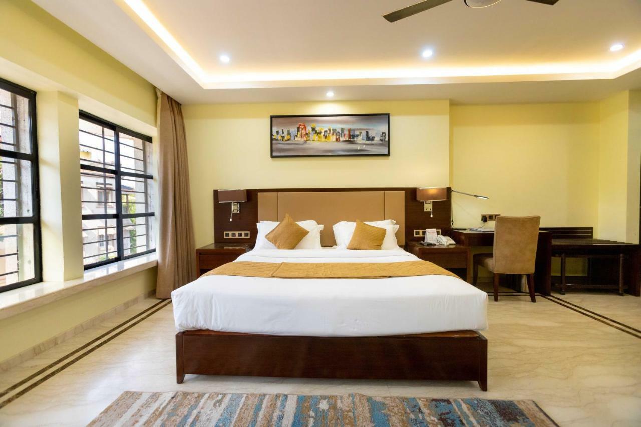 Hotel Godwin - Colaba Mumbai Bagian luar foto