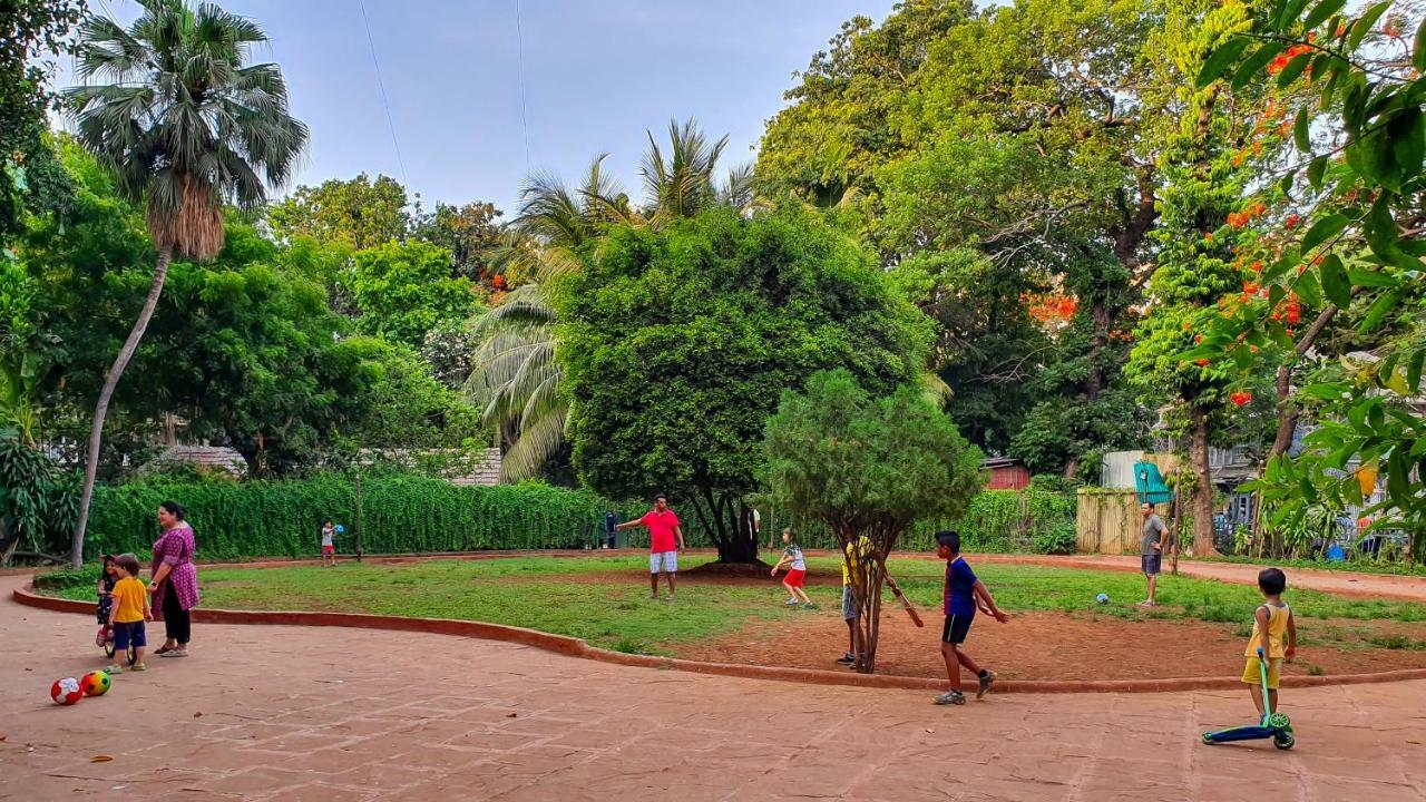 Hotel Godwin - Colaba Mumbai Bagian luar foto